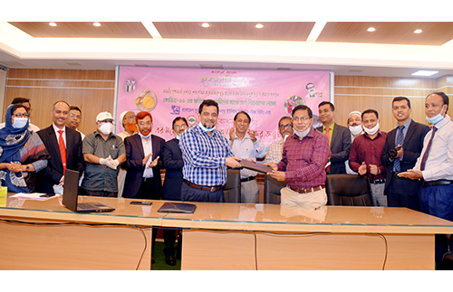 দুগ্ধ খামারিদের মাঝে ৪% সুদে ঋণ বিতরণে মিল্ক ভিটার সঙ্গে রূপালী ব্যাংকের চুক্তি