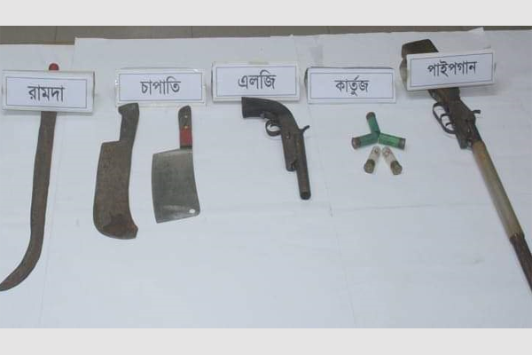 সিদ্ধিরগঞ্জে অস্ত্রসহ ৩ ডাকাত গ্রেফতার