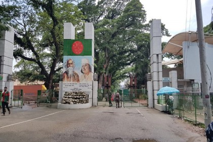 লম্বা ছুটির কবলে বেনাপোল বন্দর 