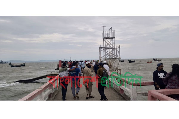 নিরাপদে আছেন সেন্টমার্টিনে আটকে পড়া ৪ শতাধিক পর্যটক
