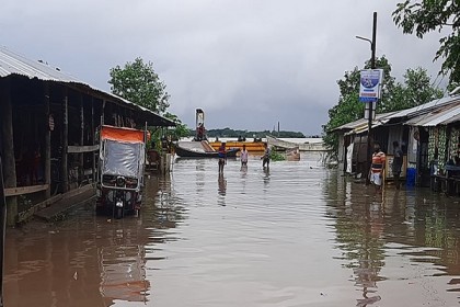 বরগুনায় ভারী বর্ষণে নিম্নাঞ্চল প্লাবিত, জনজীবন বিপর্যস্ত