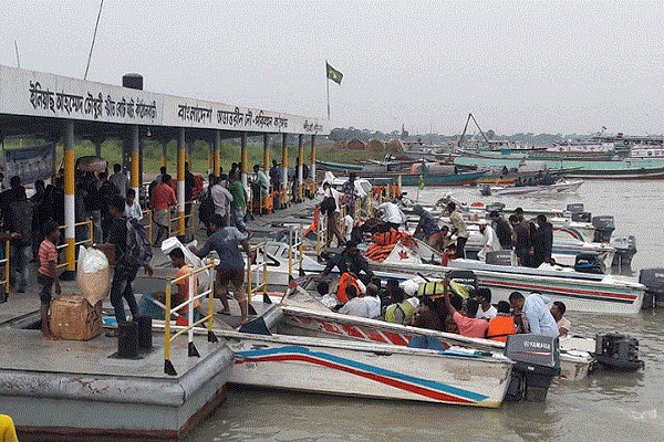 কাঁঠালবাড়ী-শিমুলিয়া রুটে নৌযান চলাচল স্বাভাবিক
