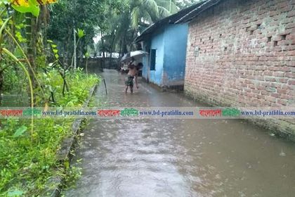 রায়পুরে ভারী বর্ষণে ফসলের ব্যাপক ক্ষতি, জনজীবন বিপর্যস্ত