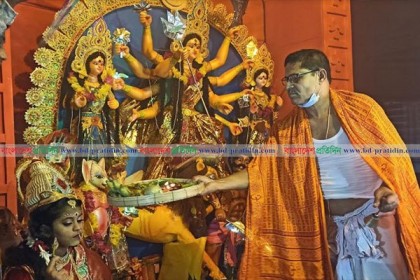 রাজশাহীতে অষ্টমীতে হলো কুমারি পূজা