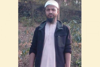 ধর্ষণে অভিযুক্ত মাদ্রাসা সুপারকে জনতার ধাওয়া, অতঃপর...