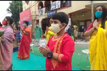পশ্চিমবঙ্গে এবার ভিড় নেই দুর্গাপূজায়, সব চলছে অনলাইনে!