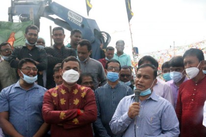 সমাবেশে অংশগ্রহণকারীদের মুখে মাস্ক না দেখে পানি সম্পদ প্রতিমন্ত্রীর অসন্তোষ