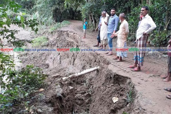 বিশ্বনাথে নদী গর্ভে ৪৬ মিটার সড়ক, ঝুঁকিতে বাড়িঘর
