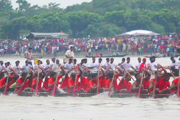 শ্রীপুরে গড়াই নদীতে নৌকা বাইচ প্রতিযোগিতা অনুষ্ঠিত