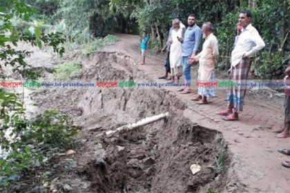 বিশ্বনাথে নদী গর্ভে ৪৬ মিটার সড়ক, ঝুঁকিতে বাড়িঘর