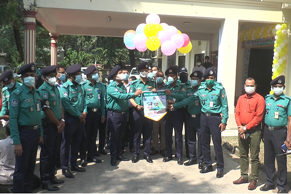 বরিশাল মেট্রোপলিটন পুলিশের প্রতিষ্ঠাবার্ষিকী উদযাপন

