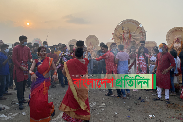 আজ প্রতিমা বিসর্জনে শেষ হচ্ছে শারদীয় দুর্গোৎসব