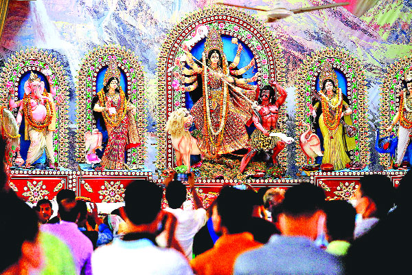 আজ শুভ বিজয়া দশমী