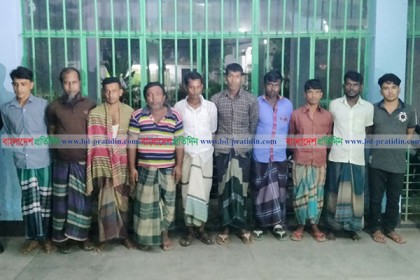 কিশোরগঞ্জে টাকা ও জুয়ার সরঞ্জামসহ আটক ১০