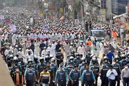ফ্রান্সের বিরুদ্ধে সংসদে নিন্দা প্রস্তাব আনার দাবি চরমোনাই পীরের