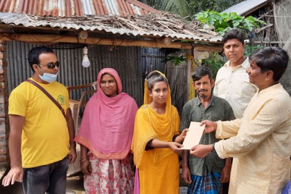মেধাবী বৃষ্টির লেখাপড়ার দায়িত্ব নিলেন আইনজীবী ইউসুফ আলী