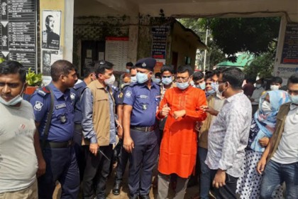 চাঁদপুরে কারাবন্দি উপজেলা চেয়ারম্যানকে কুমিল্লায় প্রেরণ