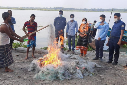 বরিশালে ২৬ জেলের জেল-জরিমানা

