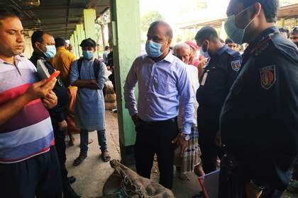 গাইবান্ধার সাদুল্যাপুরে বেশি দামে আলু বিক্রির দায়ে জরিমানা