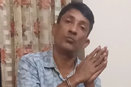 ছেলেকে আইসক্রিম আনতে পাঠিয়ে মাকে ধর্ষণ করলেন স্কুলশিক্ষক 