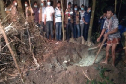 একই পরিবারের তিনজনকে হত্যা করে মাটি চাপা দেয়ার ঘটনায় মামলা