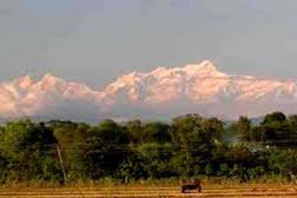 শুভ্রতা ছড়িয়ে দিয়েছে কাঞ্চনজঙ্ঘা