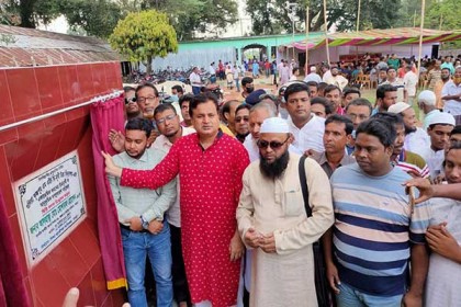নন্দীগ্রামে স্কুল ভবন উদ্বোধন করলেন এমপি মোশাররফ