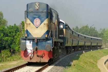বিনা টিকিটে ট্রেন ভ্রমণ, ৭৯১ যাত্রীর জরিমানাসহ ভাড়া আদায়