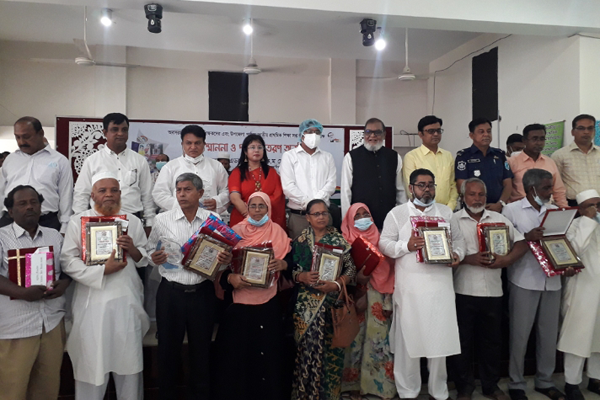 কালিয়াকৈরে সম্মাননা পেলেন অবসরপ্রাপ্ত শিক্ষকরা