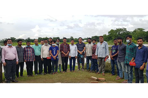 হালদা নদীর মা মাছ ও ডলফিন রক্ষায় ৪০ স্বেচ্ছাসেবক