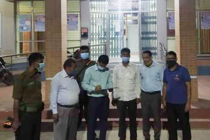 মুক্তিযোদ্ধা চাচাকে বাবা বানিয়ে ভাতা তুলতেন ভাতিজা

 