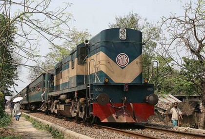 নাটোরে ট্রেনে কাটা পড়ে প্রাণ গেল শিশুর