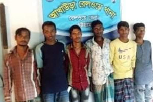 ব্রাহ্মণবাড়িয়ায় ৬ ছিনতাইকারী আটক
