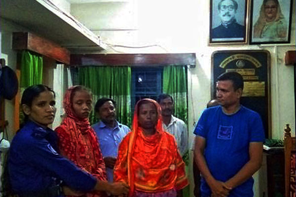 পুলিশের সহযোগিতায় বাড়িতে ফিরল মাহমুদা