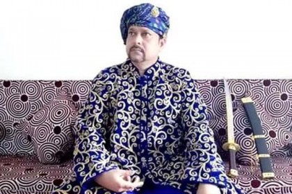 নবাবের নাতি পরিচয় দেয়া আসকারির বিরুদ্ধে মামলা, শ্যালক গ্রেফতার