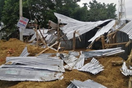 চকরিয়ায় অবৈধভাবে নির্মিত ২০ দোকান উচ্ছেদ, আটক ১ 
