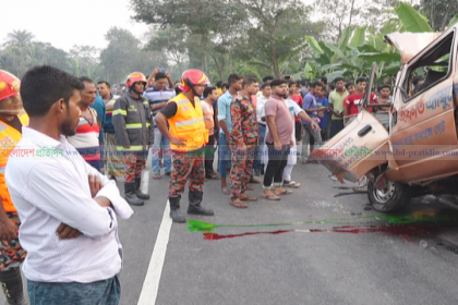 কুষ্টিয়ায় ট্রাক-অ্যাম্বুলেন্স সংঘর্ষে নিহত ৫