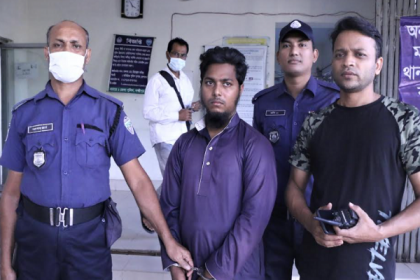 লক্ষ্মীপুরে শিশুদের অনৈতিক কাজে বাধ্য করার অভিযোগে মাদ্রাসা শিক্ষক আটক