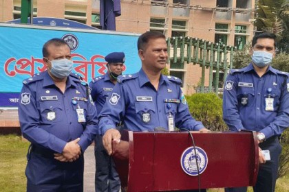 গরু ভর্তি ট্রাক ছিনতাই, ৫ ডাকাত গ্রেফতার