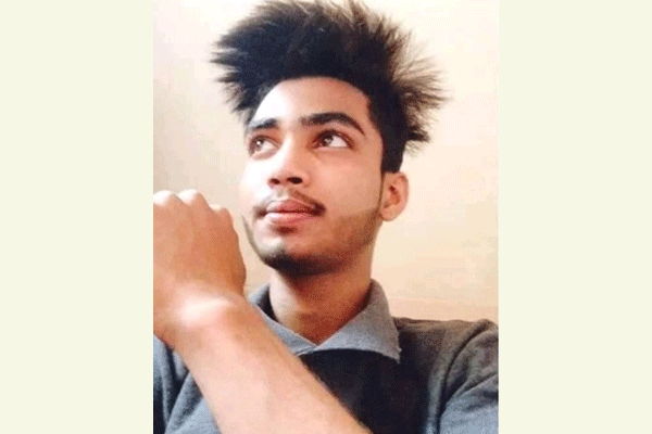 প্রেমিকার সঙ্গে অভিমান করে লাইভে এসে আত্মহত্যা