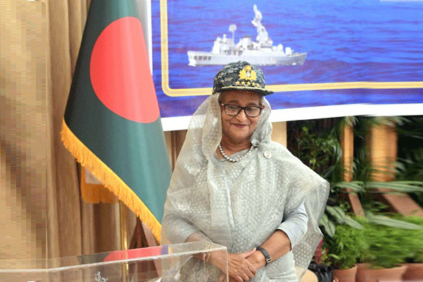 বহিঃশত্রু মোকাবিলায় সক্ষমতা অর্জন করতে চাই : প্রধানমন্ত্রী