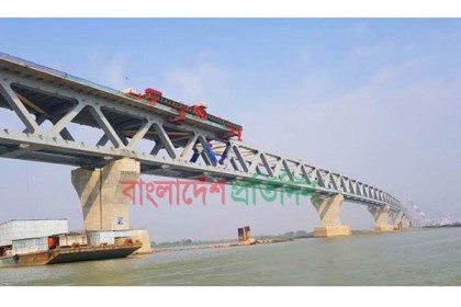 পদ্মা সেতুর ৩৬তম স্প্যান বসছে শুক্রবার সকালে