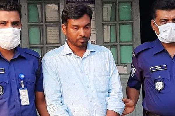 ম্যাজিস্ট্রেট সেজে কারাগারে আসামি দেখতে গিয়ে যুবক গ্রেফতার
