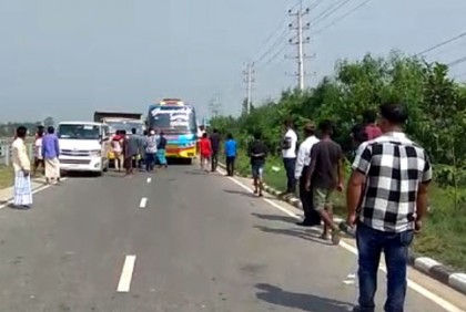 ঢাকা-মাওয়া এক্সপ্রেসওয়েতে সড়ক দুর্ঘটনায় দাদী-নাতি নিহত 