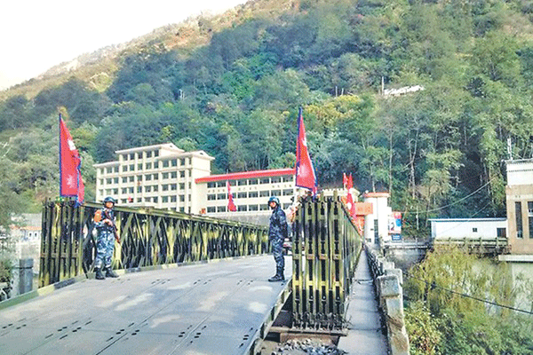 
নেপালের জমি দখল করে চীনের সৈন্যরা দালান তুলছে