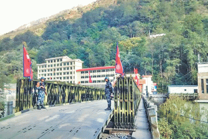 
নেপালের জমি দখল করে চীনের সৈন্যরা দালান তুলছে