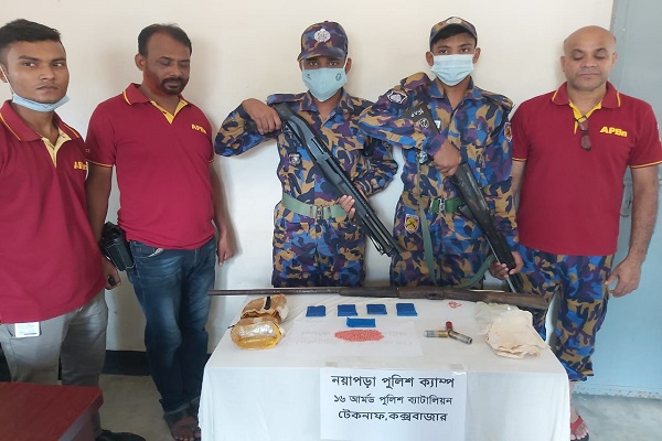 রোহিঙ্গা ডাকাত জকিরের আস্তানায় অভিযান, অস্ত্র ও ইয়াবা উদ্ধার