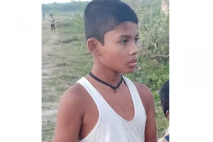 টেকনাফে নিখোঁজের তিনদিন পর ঝোপ থেকে মাদ্রাসা ছাত্রের মরদেহ উদ্ধার
