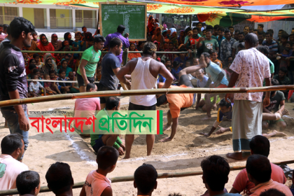 দীর্ঘদিন পর হা-ডু-ডু খেলা, উপচেপড়া ভিড়


