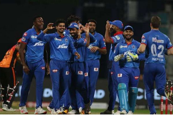 হায়দরাবাদকে বিদায় করে ফাইনালে দিল্লি